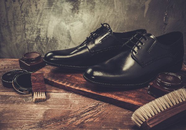 Do you know how to clean leather shoes? In this article, you'll find out.